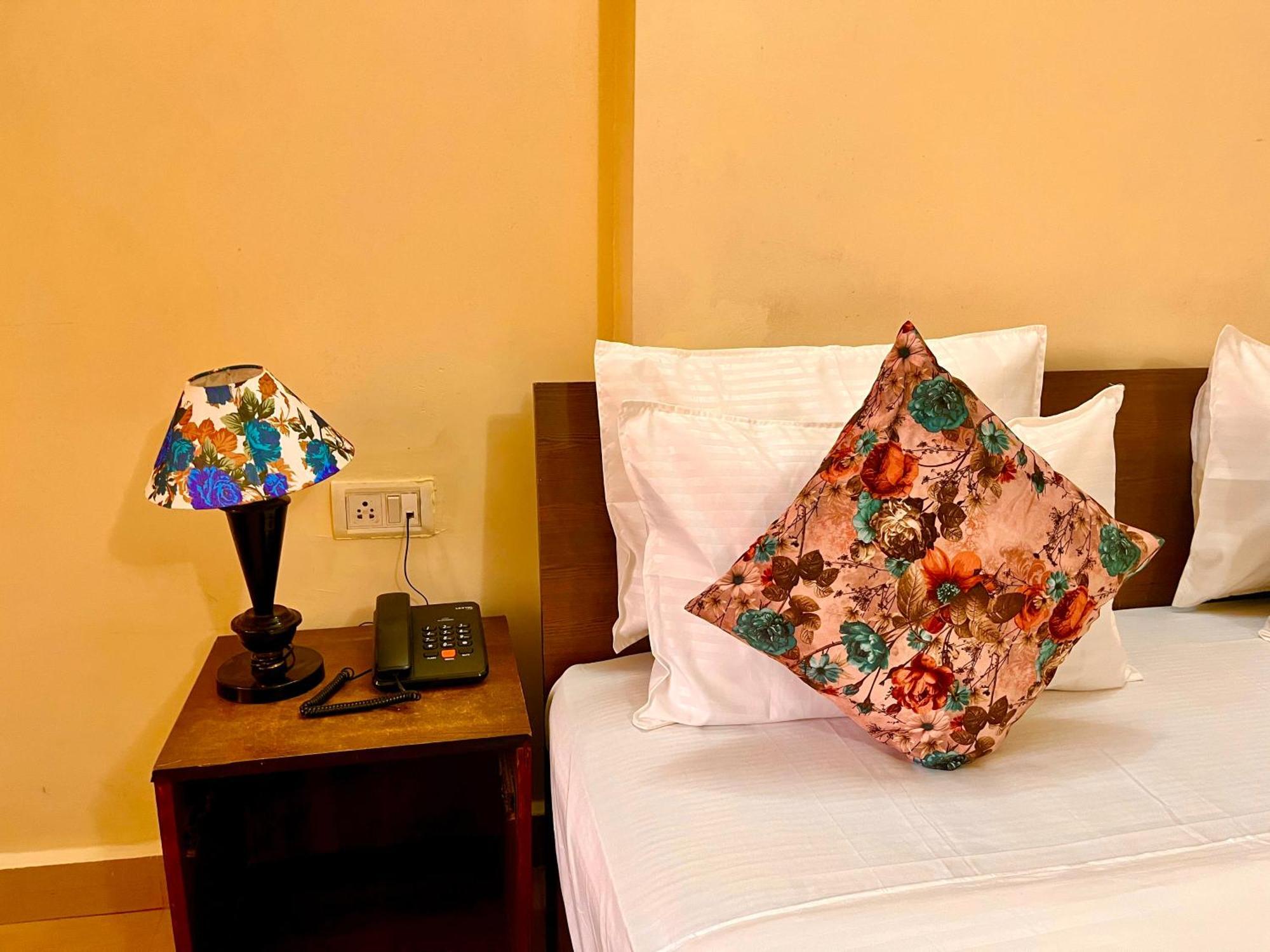 The Calagute Beach Resort By Shivam Resort 1 Km From Beach 칸돌림 외부 사진