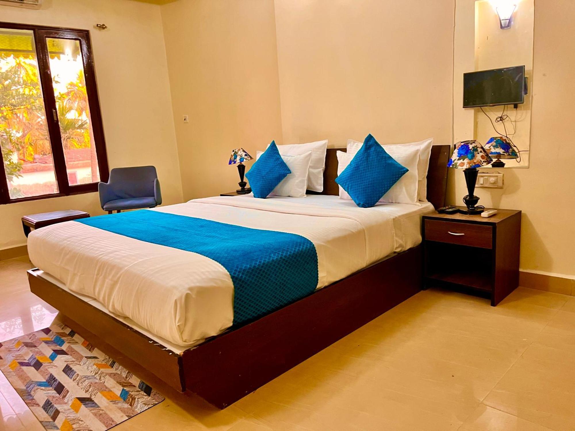 The Calagute Beach Resort By Shivam Resort 1 Km From Beach 칸돌림 외부 사진
